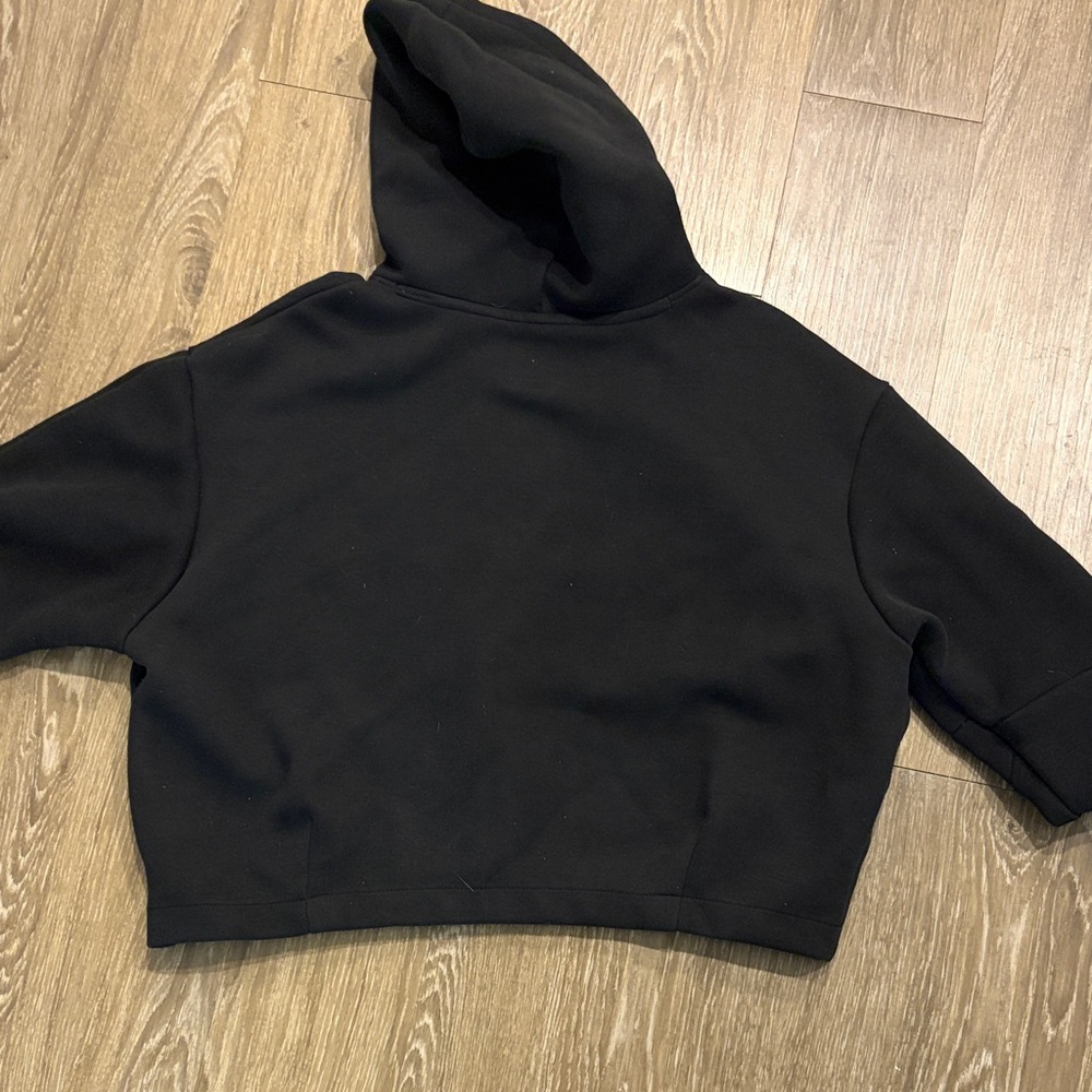 Nike Black Cropped Pullover Hoodie with Subtle Swoosh - Picture 4 of 5
